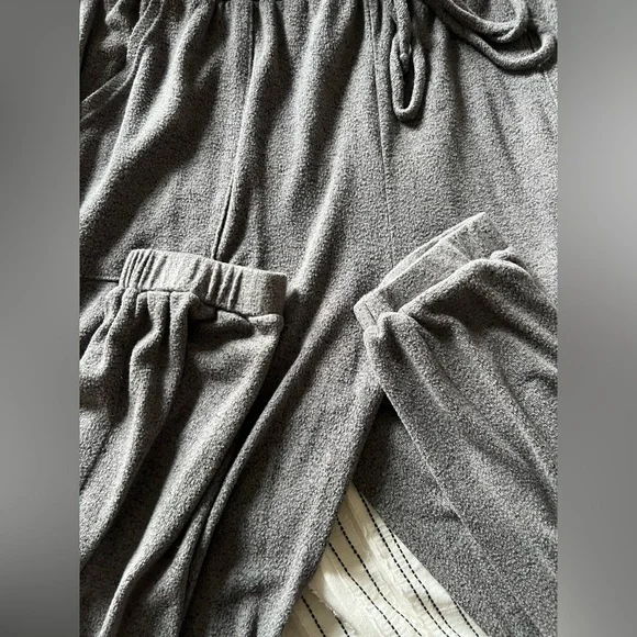 Cherish Long Sleeve V-Neck Gray Cozy Jumpsuit Size L - Picture 7 of 7